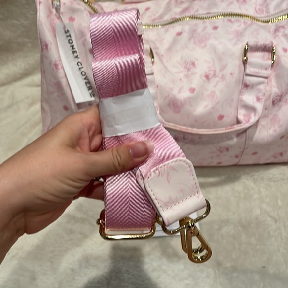 Stoney Clover Lane SCL Hello Spring Climbing Roses Limited Sold Out Duffle - Picture 3 of 5